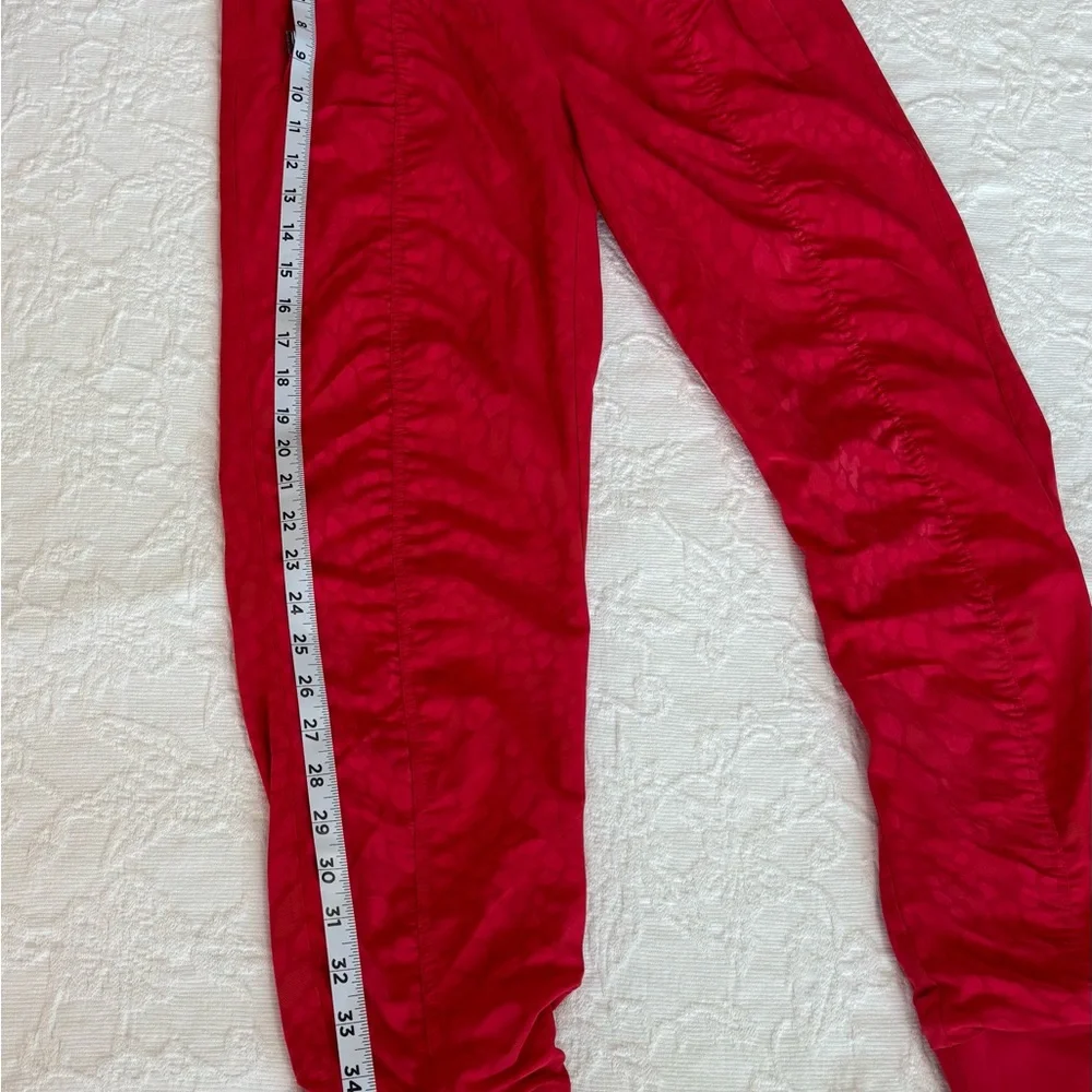 ATHLETA NWT Attitude Lined Texture Pant II in Serpentine Matador Red - Size 2 - Picture 10 of 12